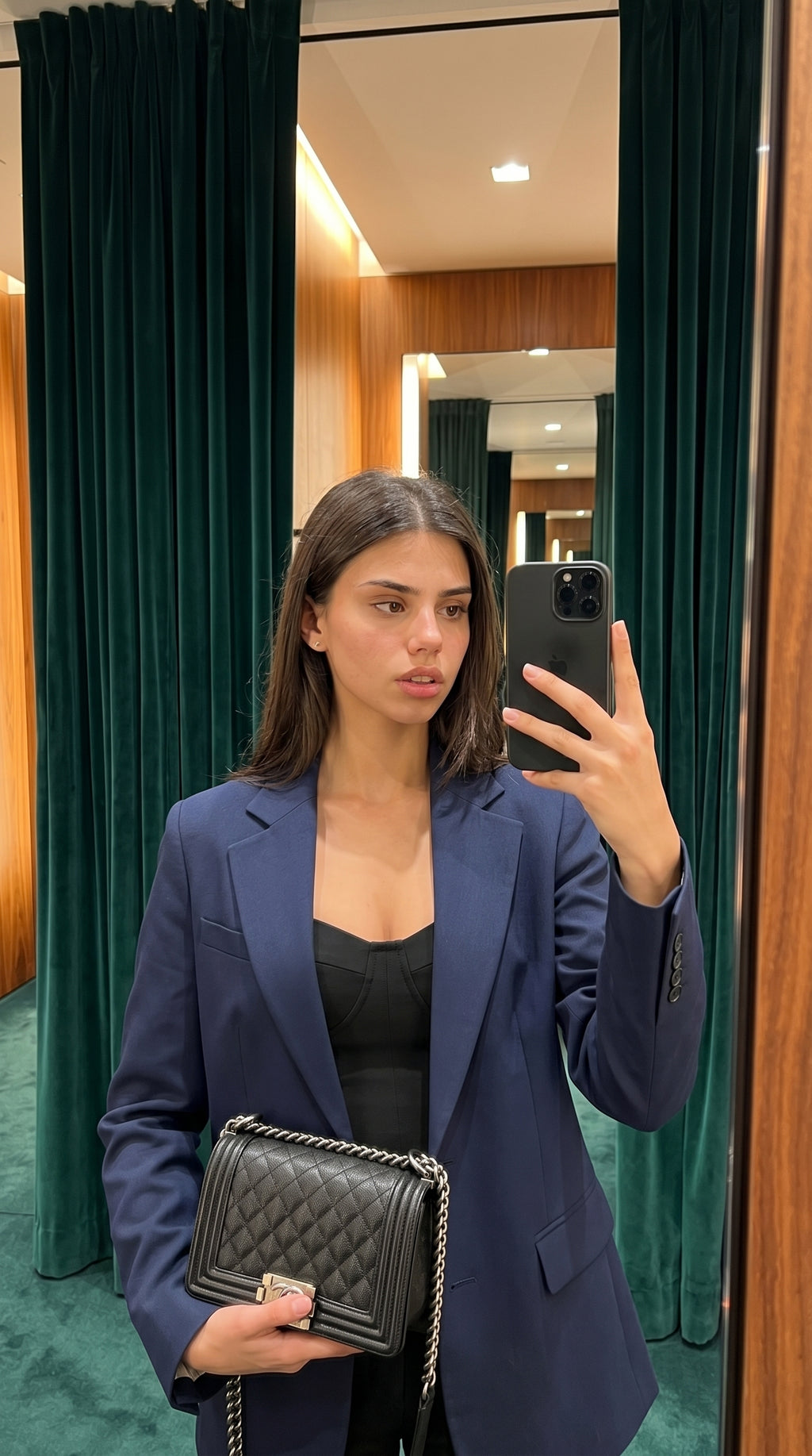 Luxury Mirror Fit Check (100 Prompts)